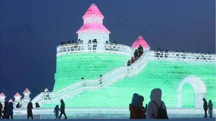 The opening of an international festival for sculpture on ice in China ... despite Corona ... photos