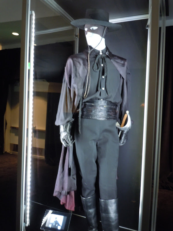 Zorro Guy Williams TV costume