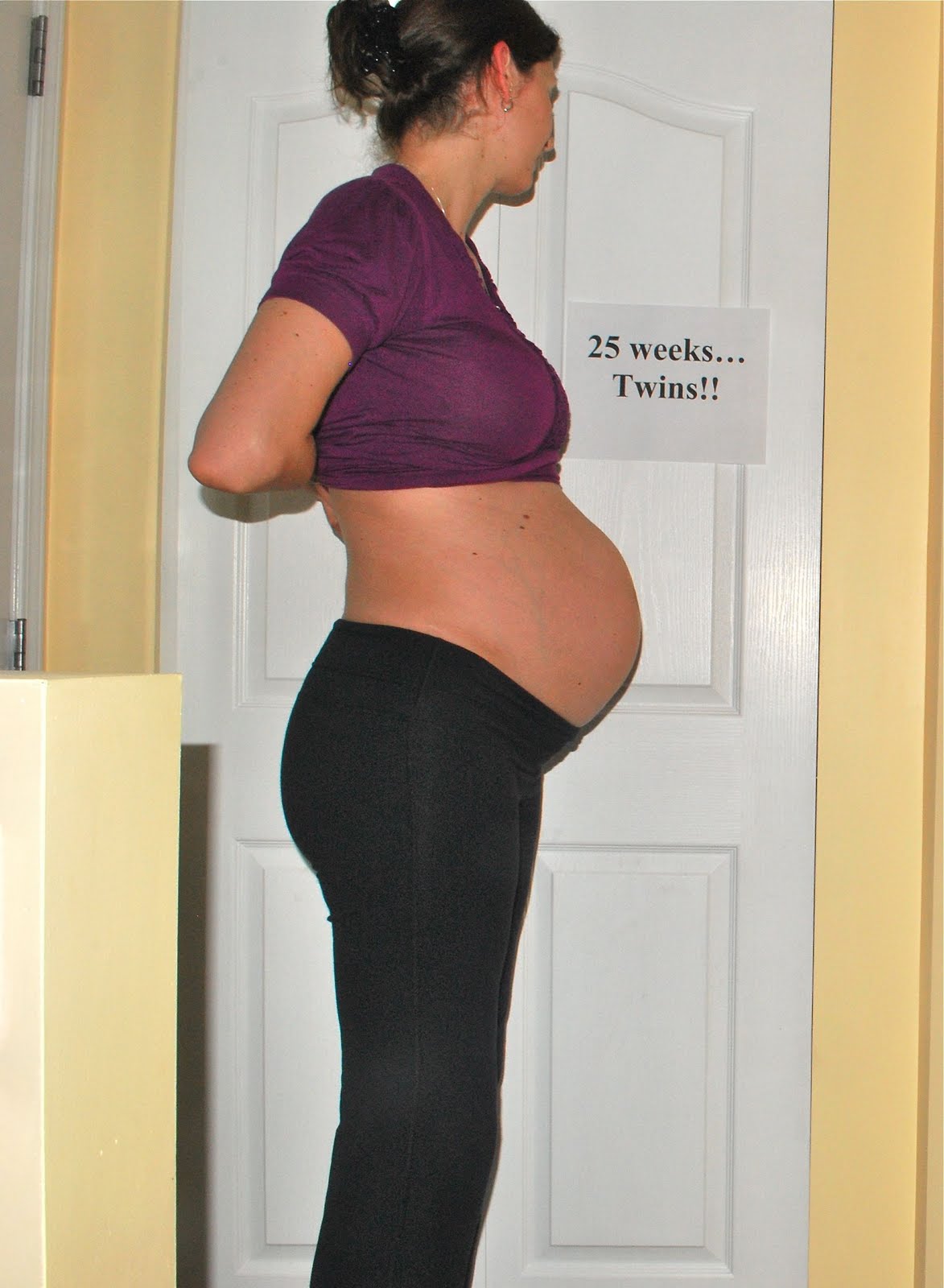 Twinsandtoddlerchaos 25 Weeks Pregnant With Twins