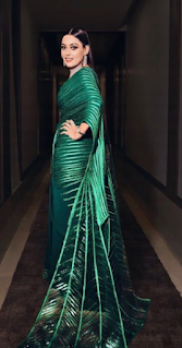 saree perfectly flaunts a natural look