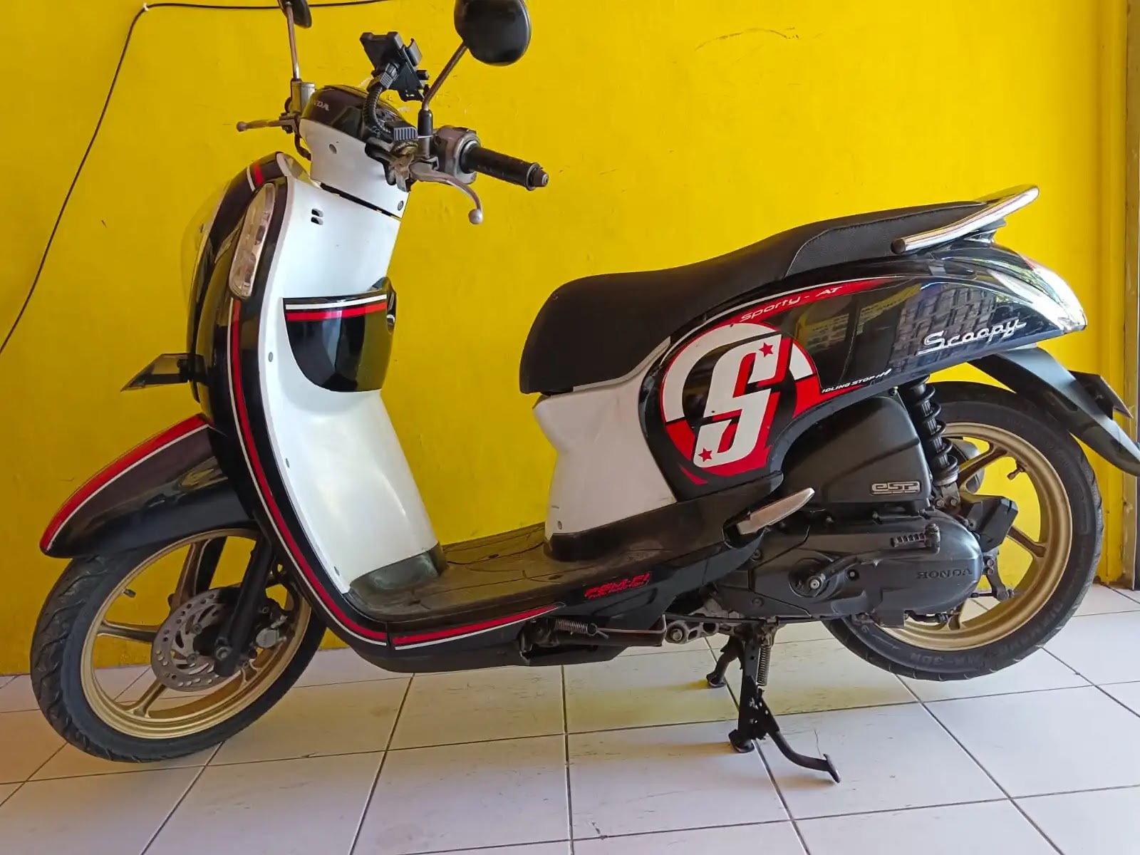 sewa vario f1 lombok