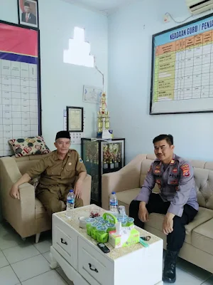 Jalin Komunikasi, Kapolsek Cimarga Polres Lebak Temui Kepala Sekolah SDN 1 Margajaya