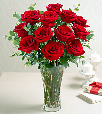Red Roses Centerpiece Photo