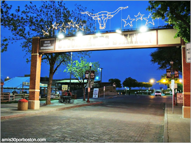 Iluminación de la Stockyards Station