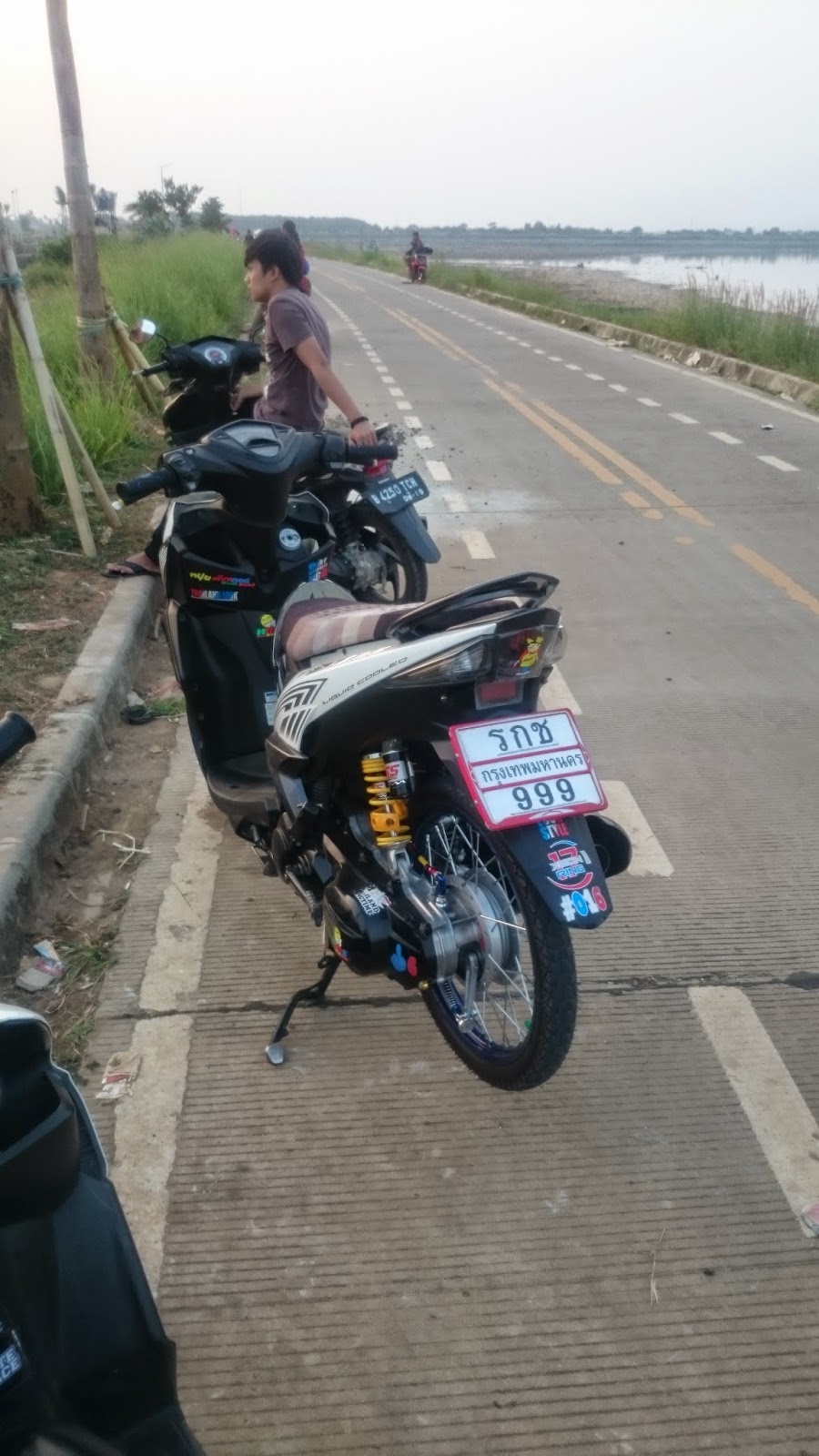 Modifikasi Motor Xeon Karbu Beemotor