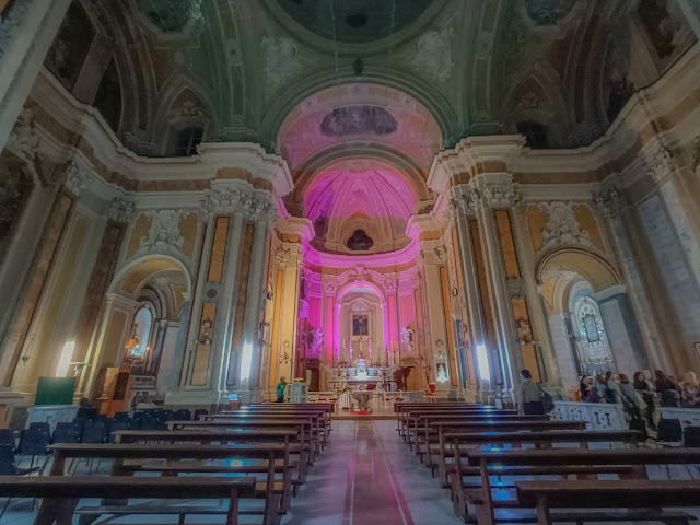Chiesa a Napoli di S. Giuseppe dei Vecchi e Immacolata di Lourdes