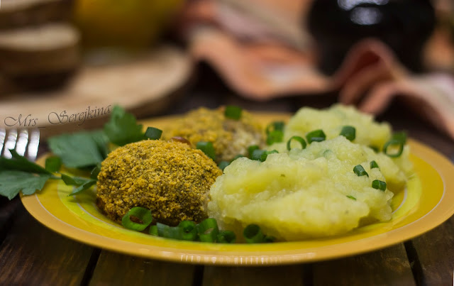 Meatballs with spinach and cheese