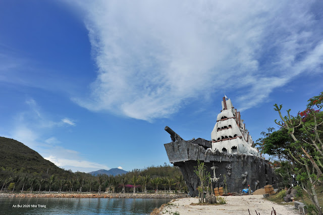 Thưởng thức show Hải Cẩu tại Sỏi Island (Hồ Cá Trí Nguyên)