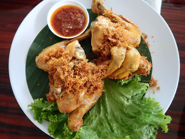 ayam goreng lengkuas bakoel desa