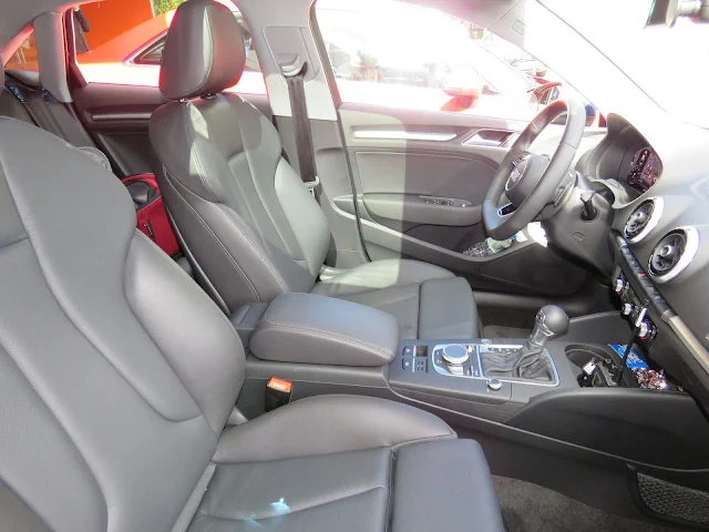 Audi A3 Sedan 2.0 Ambition 2018 - interior
