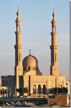 392px-Egypt.Aswan.Mosque.02