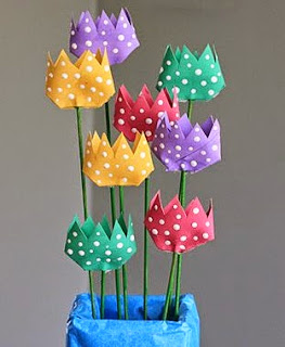 http://translate.googleusercontent.com/translate_c?depth=1&hl=es&rurl=translate.google.es&sl=it&tl=es&u=http://spoonful.com/crafts/polka-dot-cardboard-tube-tulips&usg=ALkJrhiHeg_B_WQr0w0fF5RfGgiR93K2Hw