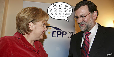 Resultado de imagen de Rajoy llevandole un regalo a Merkel