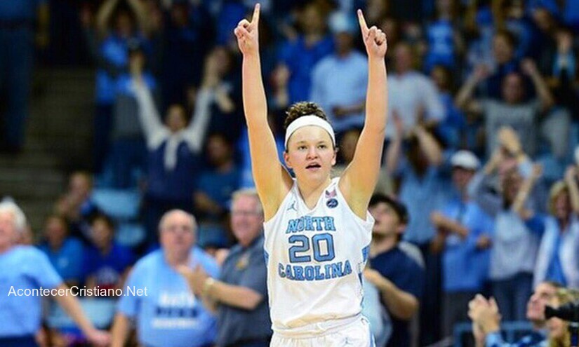 Basquetbolista cristiana Leah Church