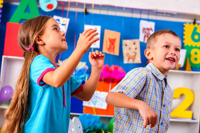 https://freedesignfile.com/upload/2019/04/Happy-children-in-the-kindergarten-Stock-Photo.jpg