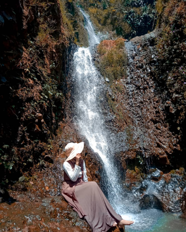 CURUG TAPAK KUDA DESA SADAWANGI