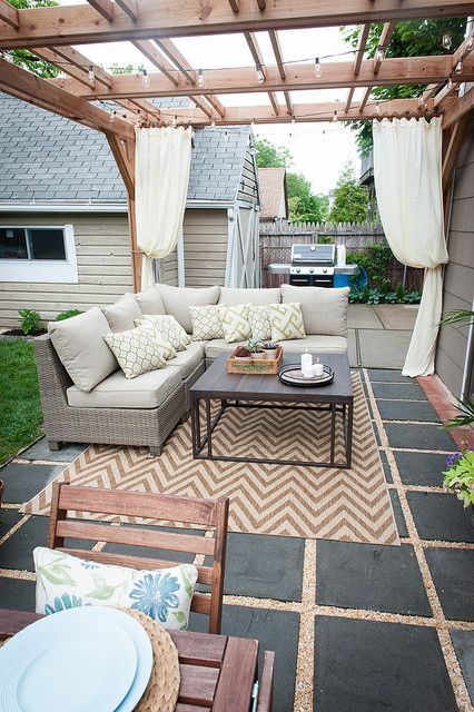 Outdoor Living Room Makeover