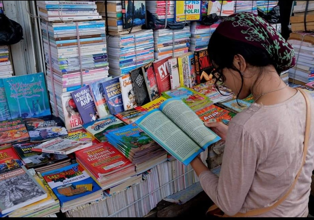 Jejak Buku Bajakan Di Palembang Dari Pinggir Jalan Sampai Perpustakaan Kucing Domestik