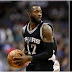 Jogador do Orlando Magic Jonathon Simmons, foi salvo pelo rapper Trae tha Truth de Barco.