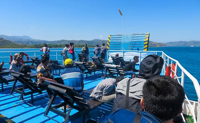 Dek Kapal Feri Menuju Lombok