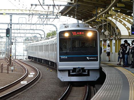 【ダイヤ改正で残存！】3000形の各駅停車 本厚木行き