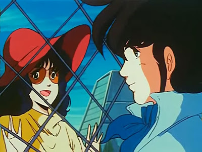 Hikaru meets Minmay and proceeds to have a really lousy time.