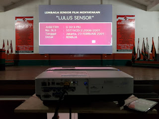 sewa projektor nonton bareng