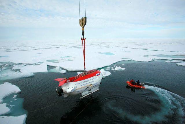 The ''Mir-1'' apparatus for the first time in history reached the bottom of the Arctic Ocean