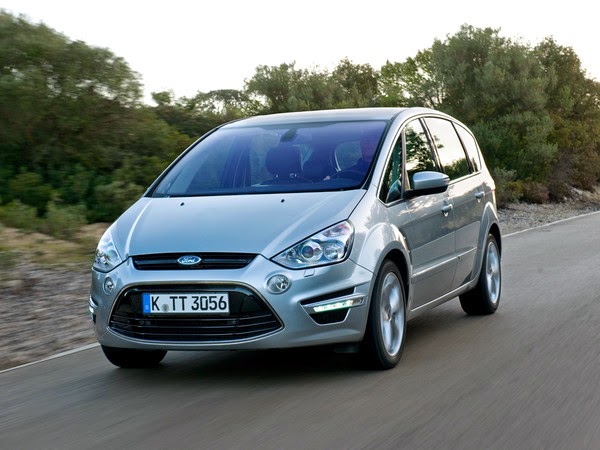 первое поколение Ford S-MAX 