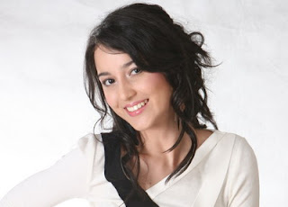 Julie Estelle Artis Tercantik