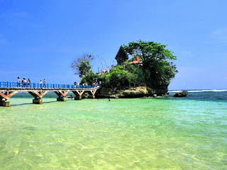 Pantai Balekambang