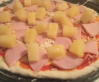 Classic Hawaiian Pizza, crowd pleasing recipes, Friday night is pizza night,