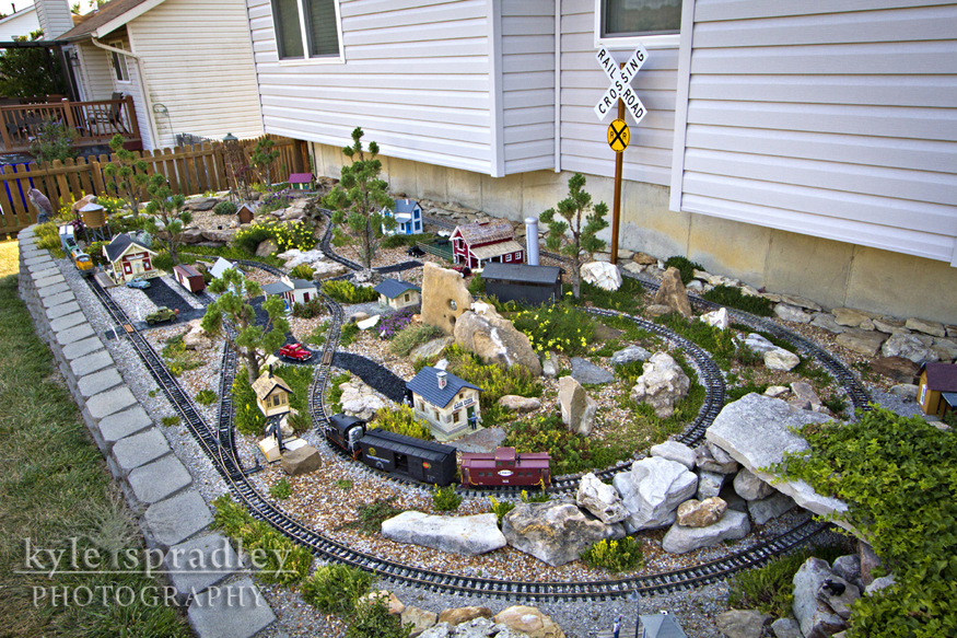 Kyle Spradley Photography Blog: Mark Hann's Garden Railroad