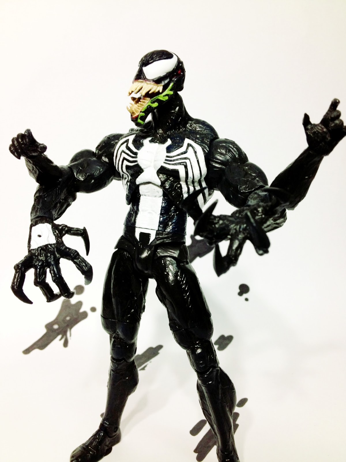 Combo's Action Figure Review: Venom (Marvel Select)