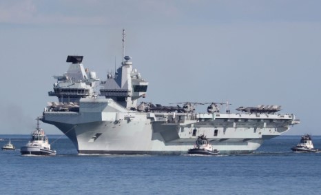 British Aircraft Carrier HMS Queen Elizabeth Sails To The North Pole, What's Its Mission?