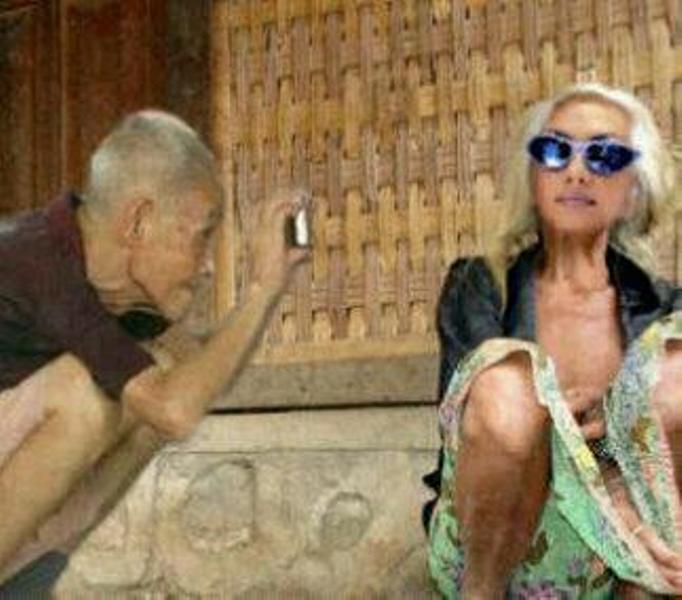 Foto Lucu Kakek dan Nenek lagi Narsis  Foto dan Gambar Lucu