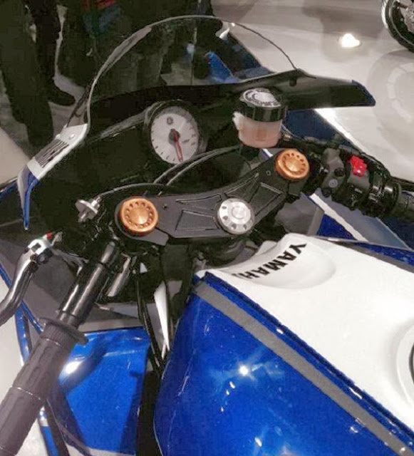 Detail Hot Yamaha YZF-R25 Konsep 2014