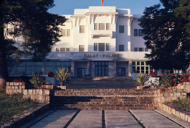 Vẻ đẹp vượt thời gian của Dalat Palace, khách sạn hơn 100 năm tuổi ở Đà Lạt