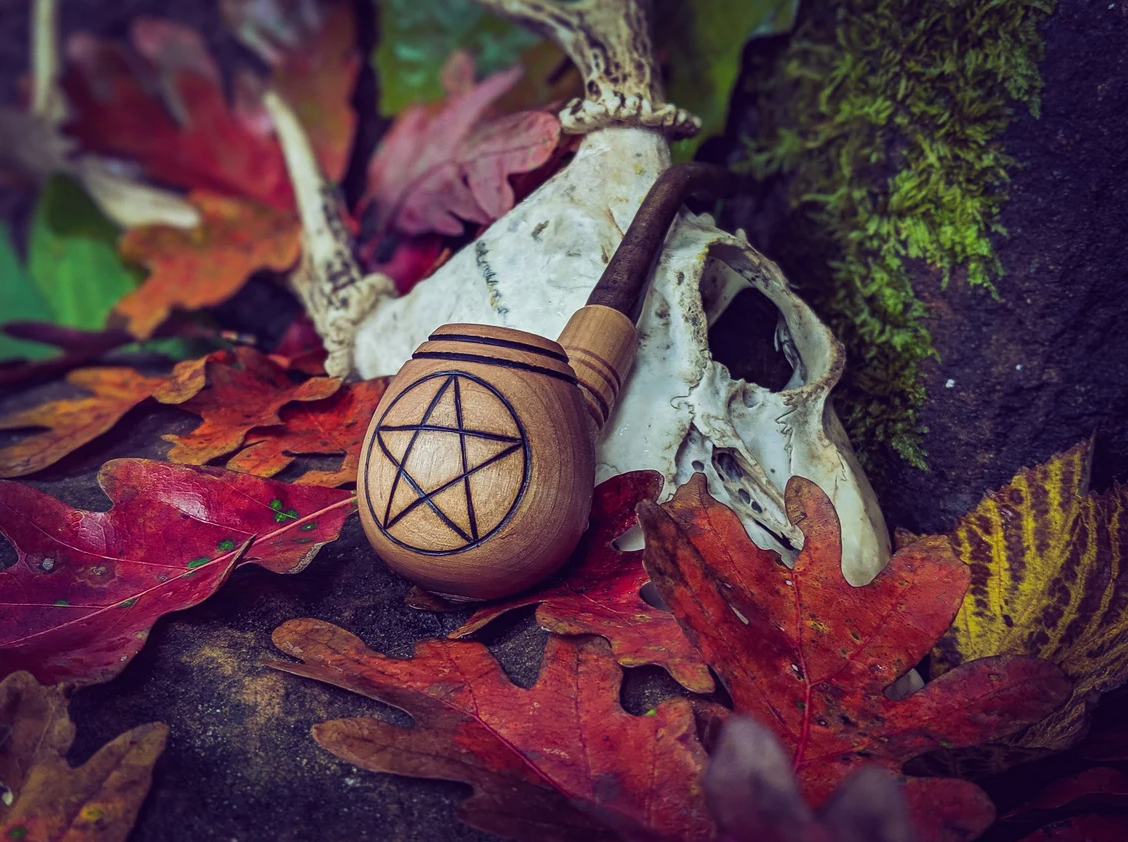 pentacle, tobacco, hedge riding, hedge witch, hedgewitch, pagan, neopagan, green witch, green witchcraft, kitchen witch, herb, herb magic, plant magic, magick, wicca, wiccan, witch life