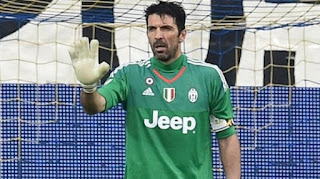 Buffon Sesalkan Skor Besar Lawan Barcelona