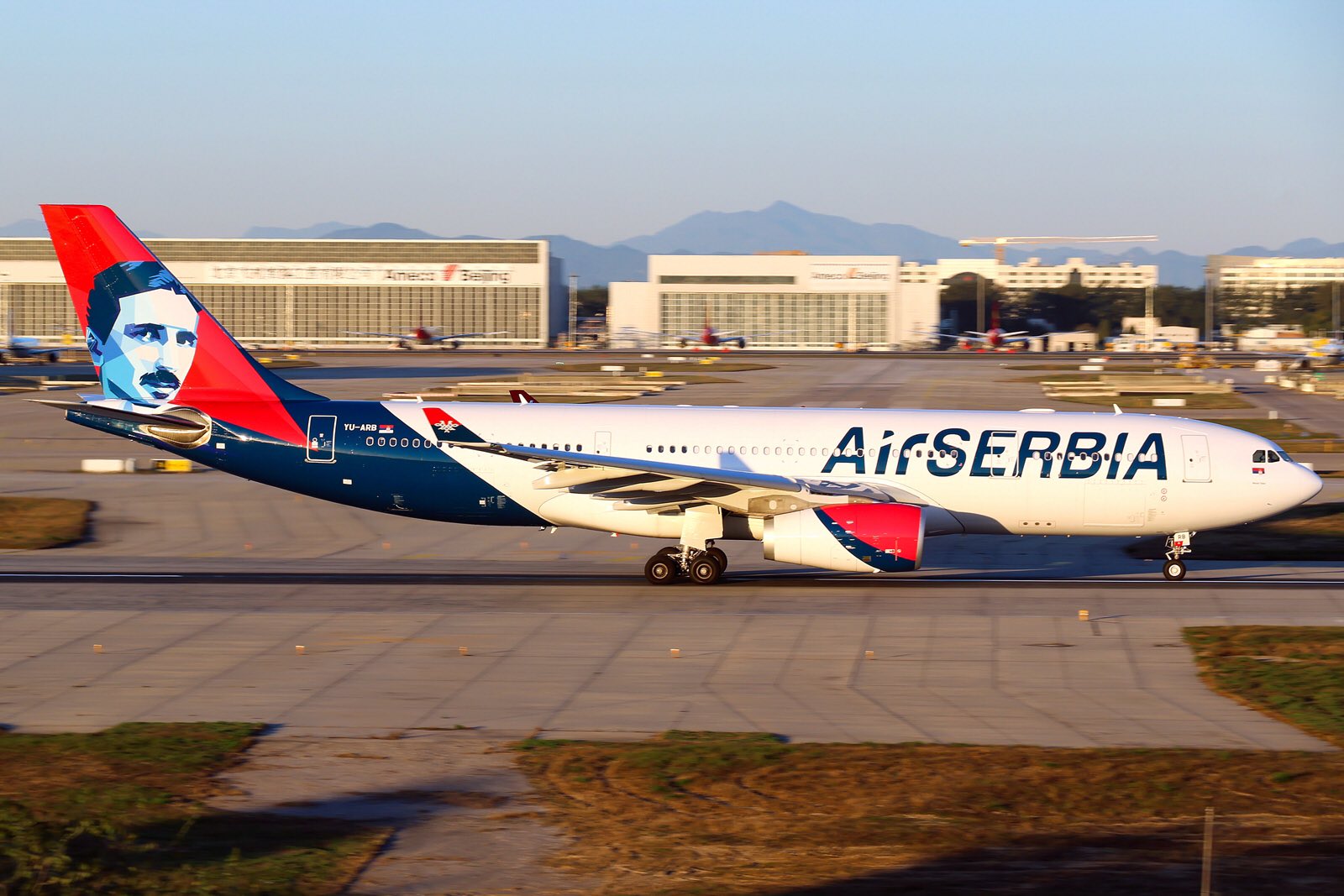 Аир санкт петербург. A330-200 Air Serbia. Авиакомпания АИР Сербия. Airbus a319 Air Serbia. Air Serbia a330 Tesla.