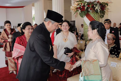 Foto Saat Megawati dan SBY Salaman dalam Acara HUT RI di Istana
