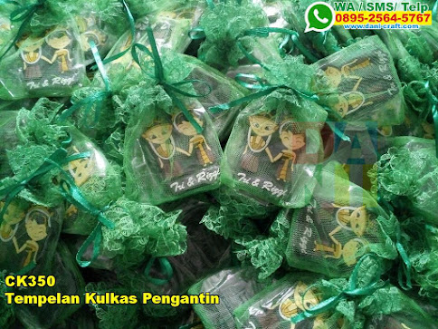 Tempelan Kulkas Pengantin  Souvenir Pernikahan