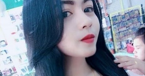 7 Cara Membuat Foto Selfie Wanita Menarik Perhatian Pria 