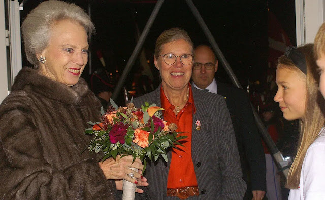 Princess Benedikte presented a trophy to the winners of the Danish Indoor Rowing Championships. Black tulle gown