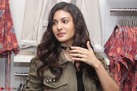 Amyra Dastur Looks Super cute At Denim Atelier (22).JPG