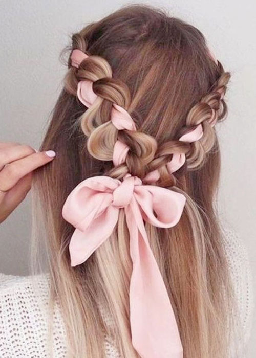 Peinados coquette sencillos y elegantes: trenza con pañuelo