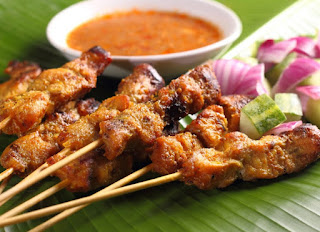 Satay de cerdo