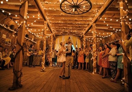 Here in Colorado we have an abundance of settings for rustic fall weddings