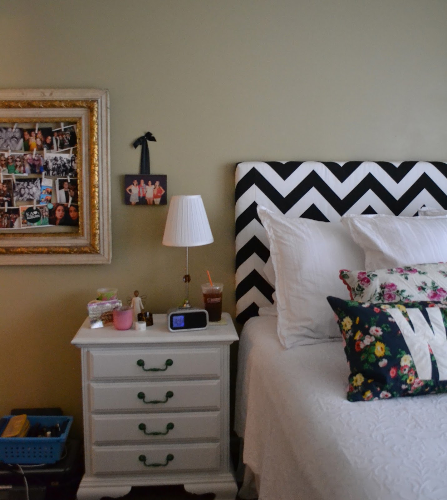 DIY Livin' Interiors: Kim dorm headboard  for Macumber Dorm diy for